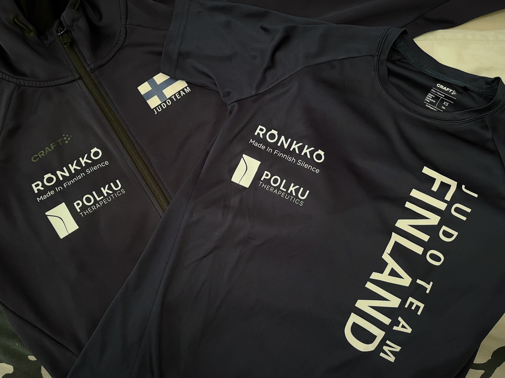 Sponsorit judo team vaatteissa